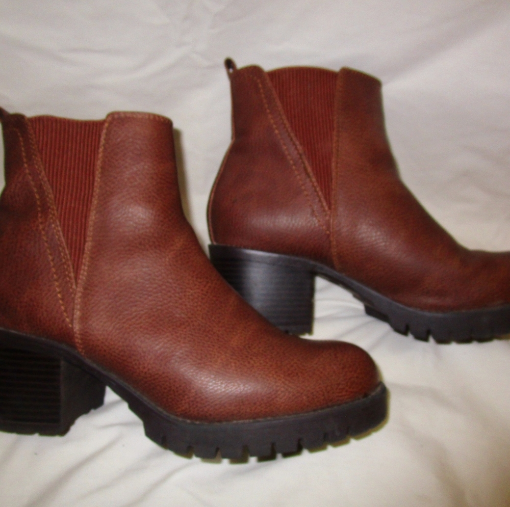 Mia Boots